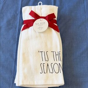 NWT Rae Dunn Set of 2 Kitchen Towels ‘Tis the Season' & Marry & Bright